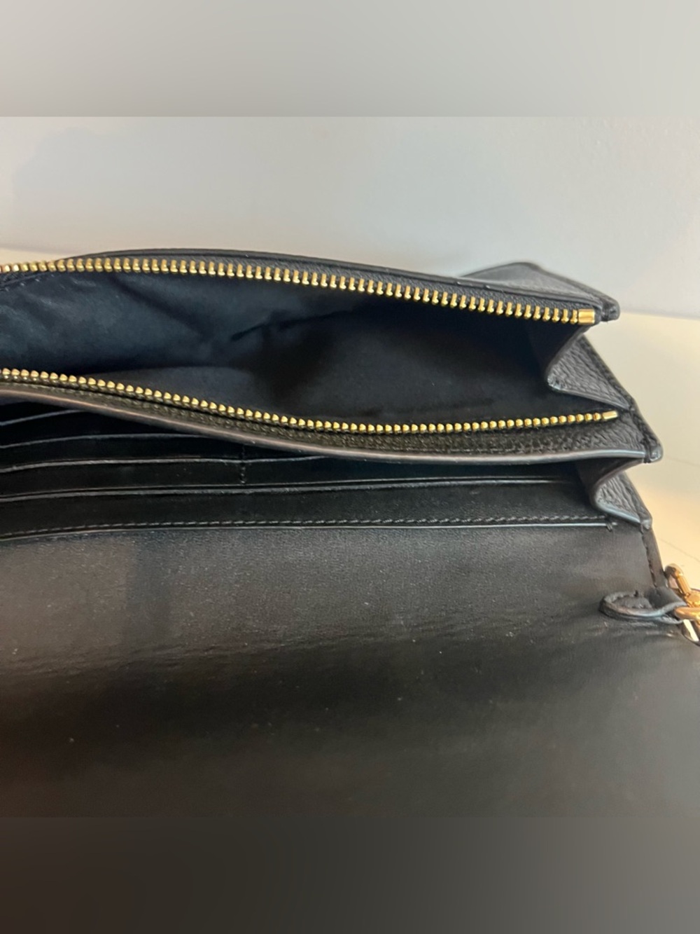 Coach Fold Over Crossbody Clutch Black Pebbled Leather Gold Hardware - Picture 5 of 8